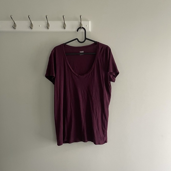 Victoria’s Secret Pink everyday tee - Picture 2 of 3